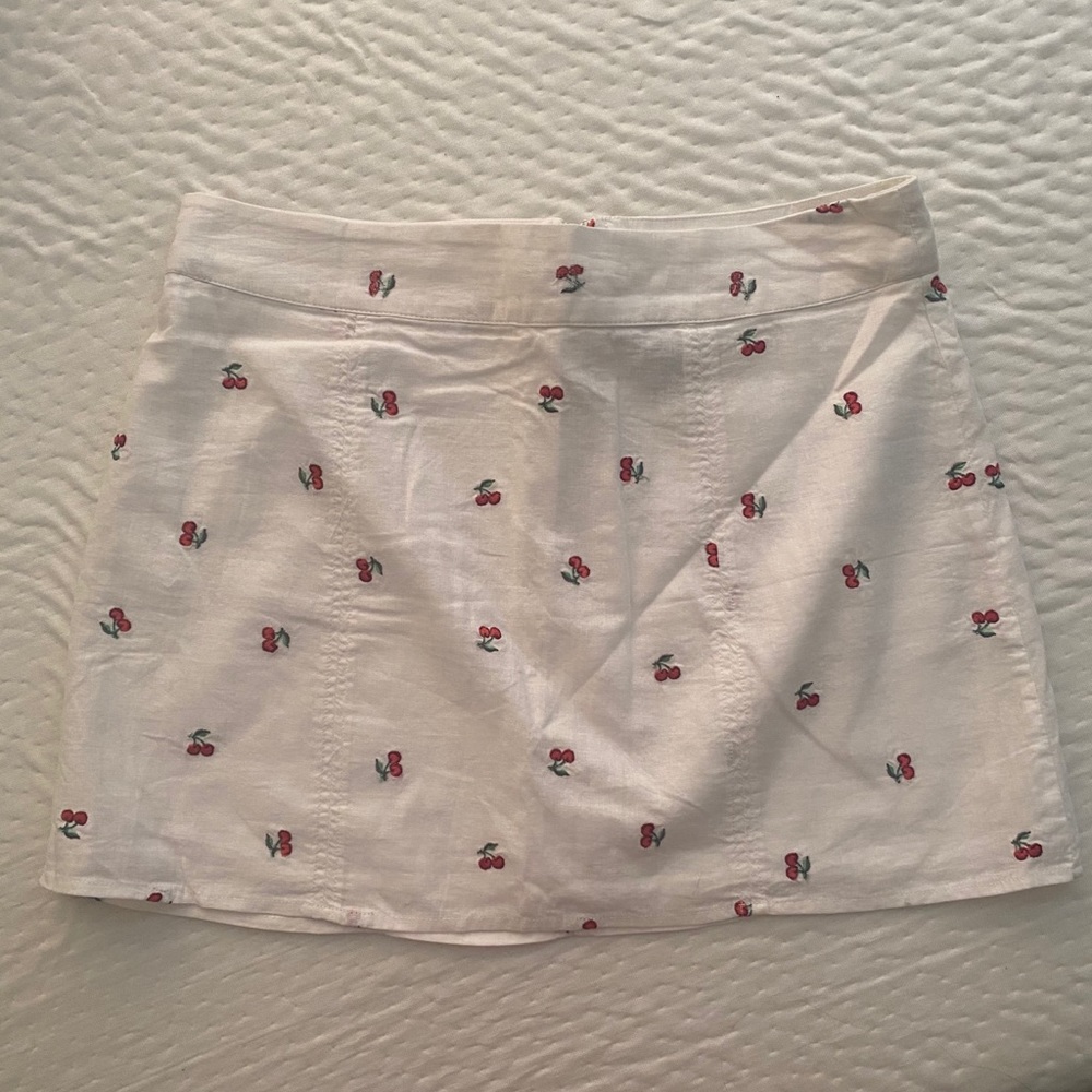 White cherry mini skirt
